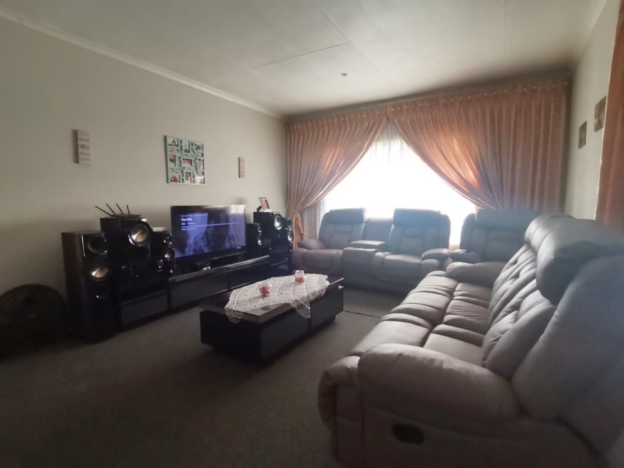 3 Bedroom Property for Sale in Vaalpark Free State